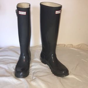 Hunter Women’s Original Tall Gloss Grey Rainboots